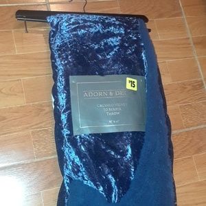 2) Crushed throw blanket